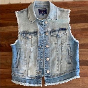 Denim jacket cut off sleeves